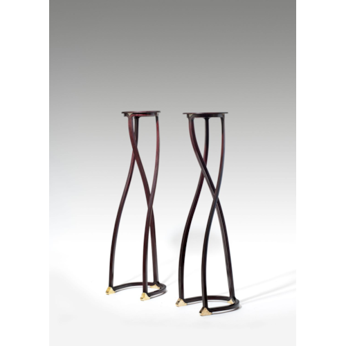 A PAIR OF FLOWER STANDS/BUST STANDS